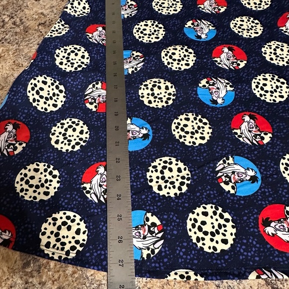 NWT Lularoe Disney Size XXSmall Perfect T Shirt Cruella DeVille Oversized - Picture 10 of 16